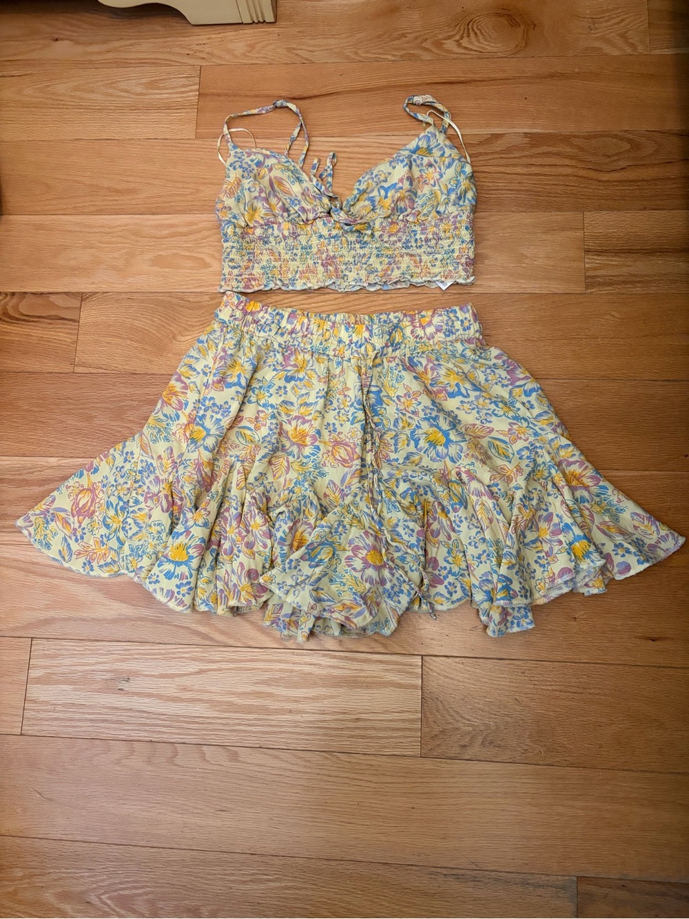 Aeropostale mixed sizes Yellow Floral Two-Piece Skirt Set top medium skirt small